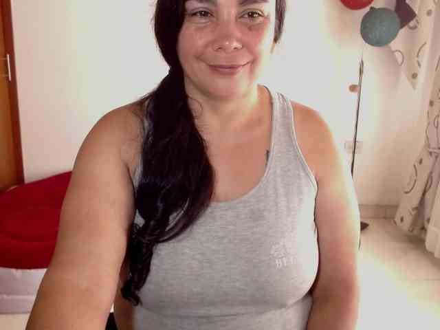 vivian-milf-paint webcam