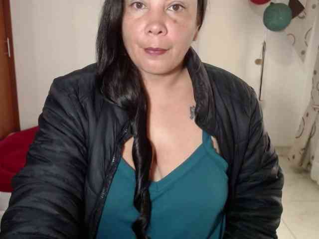 vivian-milf-paint webcam