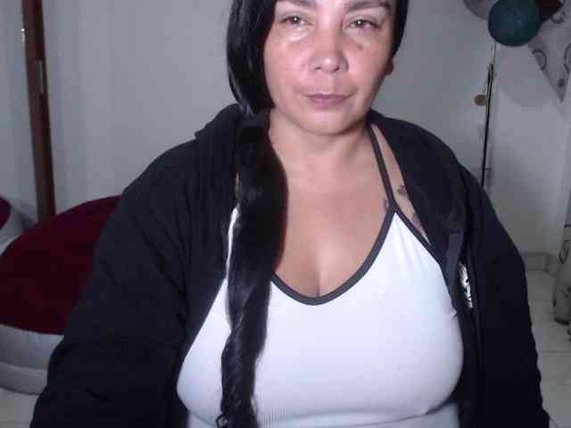 vivian-milf-paint webcam