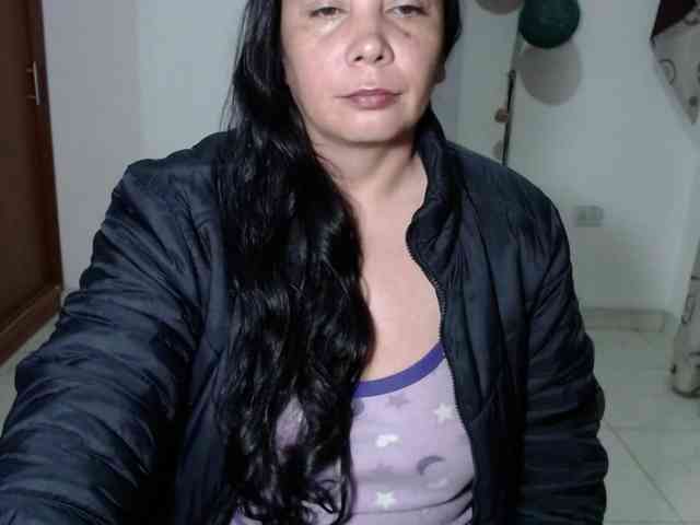 vivian-milf-paint webcam
