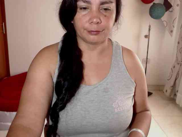 vivian-milf-paint webcam