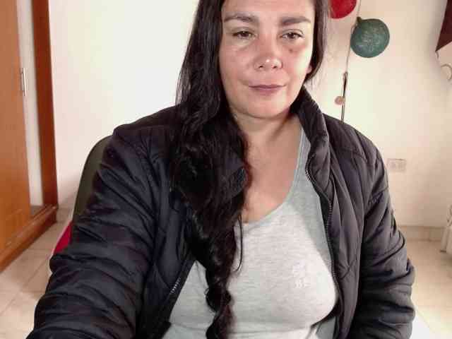 vivian-milf-paint webcam