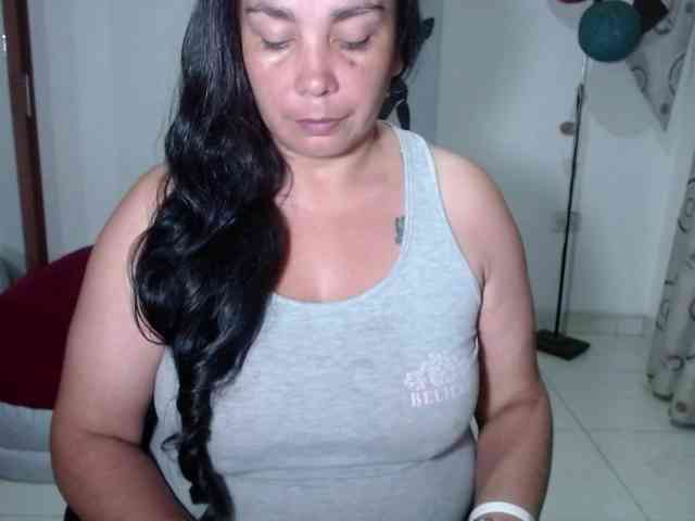 vivian-milf-paint webcam