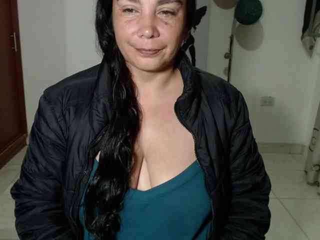 vivian-milf-paint webcam