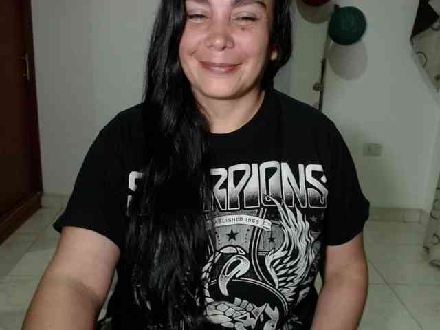 vivian-milf-paint webcam