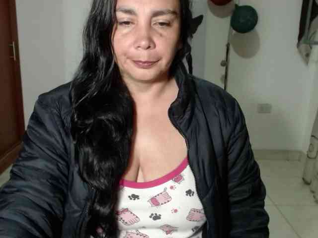 vivian-milf-paint webcam