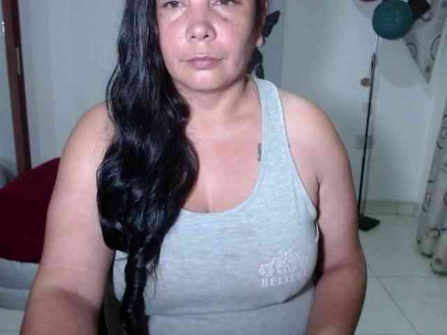 vivian-milf-paint webcam