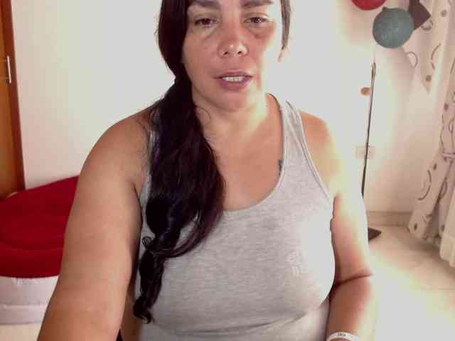 vivian-milf-paint webcam