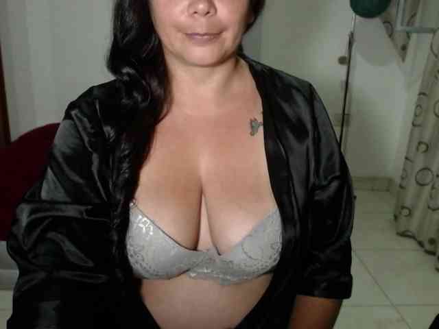 vivian-milf-paint webcam