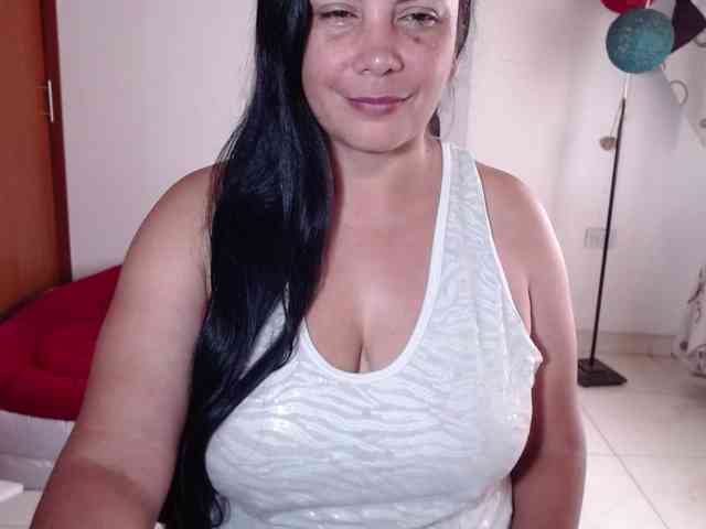 vivian-milf-paint webcam