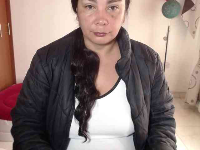 vivian-milf-paint webcam