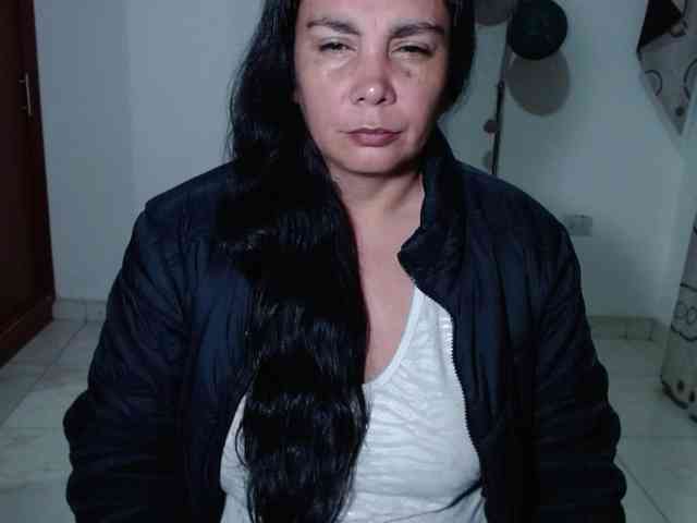 vivian-milf-paint webcam