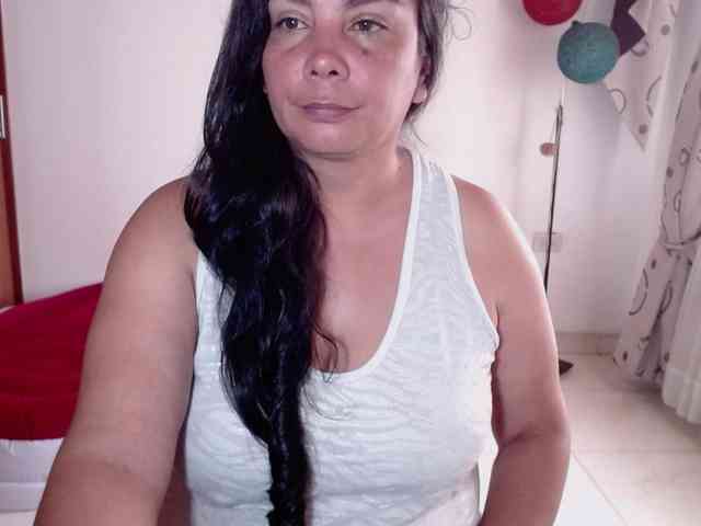 vivian-milf-paint webcam