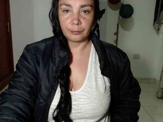vivian-milf-paint webcam