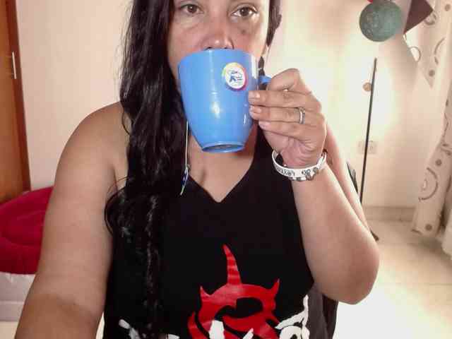 vivian-milf-paint webcam