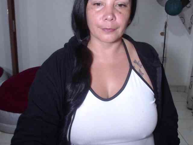 vivian-milf-paint webcam