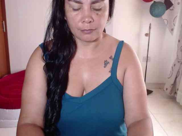 vivian-milf-paint webcam