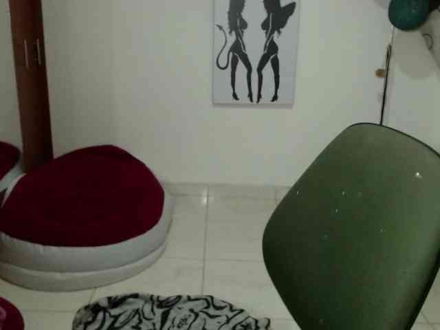 vivian-milf-paint webcam