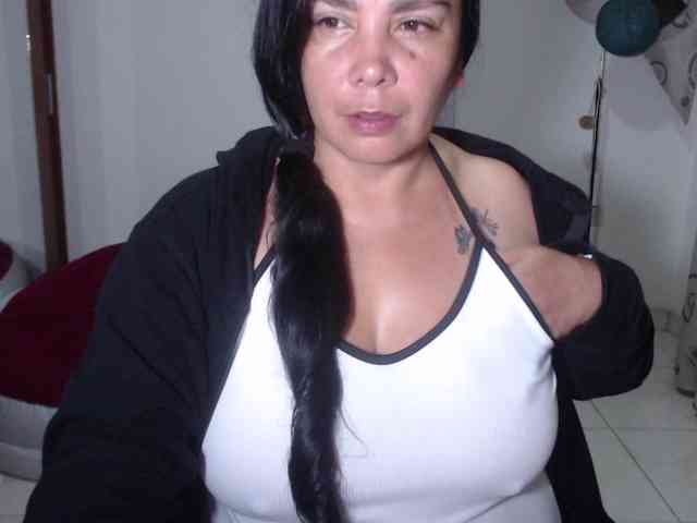 vivian-milf-paint webcam