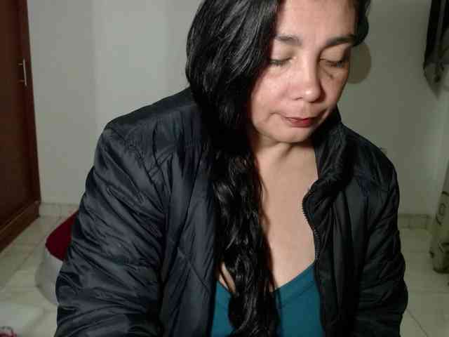 vivian-milf-paint webcam