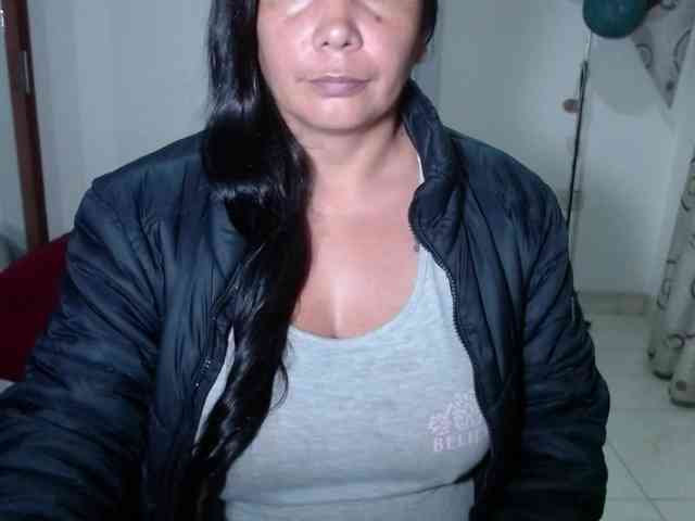 vivian-milf-paint webcam