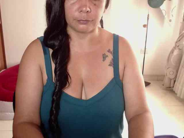 vivian-milf-paint webcam