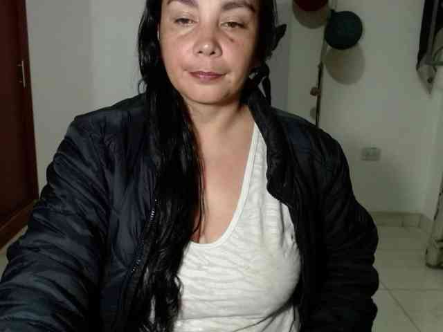 vivian-milf-paint webcam