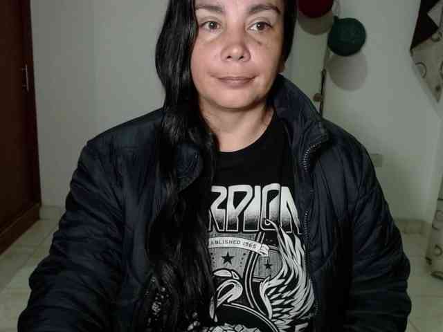 vivian-milf-paint webcam