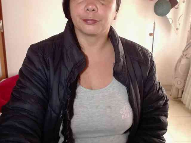 vivian-milf-paint webcam