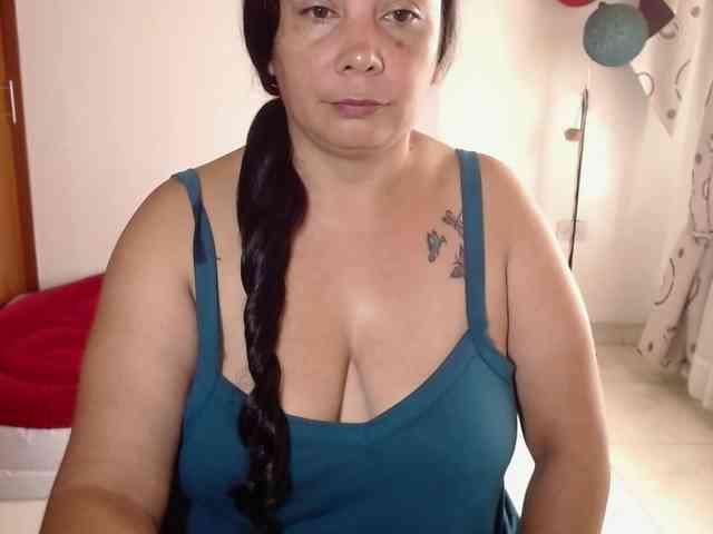 vivian-milf-paint webcam