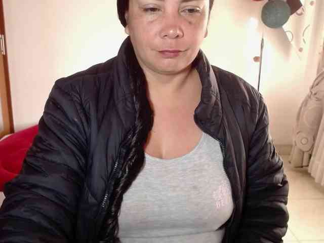 vivian-milf-paint webcam