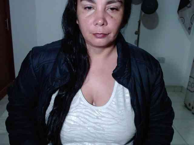 vivian-milf-paint webcam