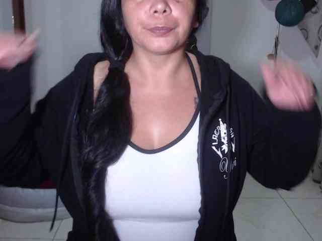 vivian-milf-paint webcam