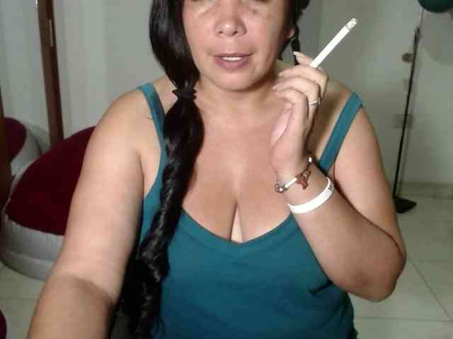 vivian-milf-paint webcam