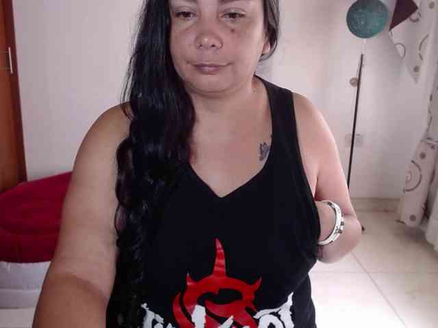 vivian-milf-paint webcam