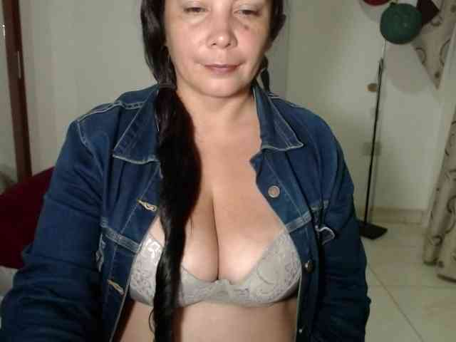 vivian-milf-paint webcam