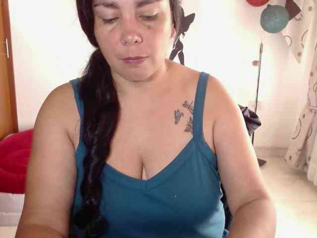 vivian-milf-paint webcam