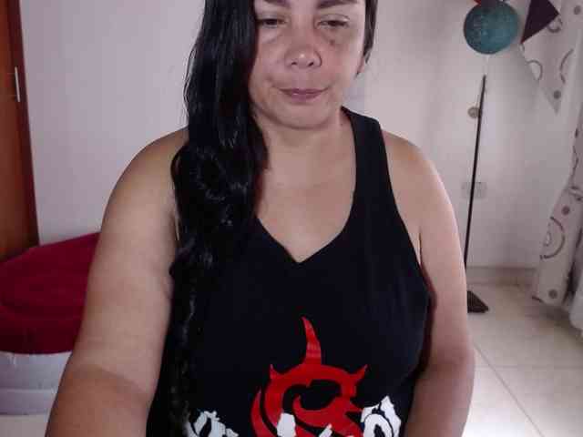 vivian-milf-paint webcam