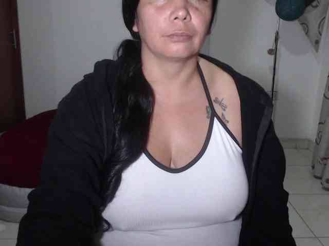 vivian-milf-paint webcam