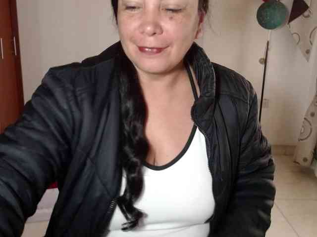 vivian-milf-paint webcam