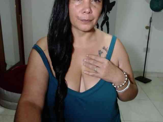vivian-milf-paint webcam