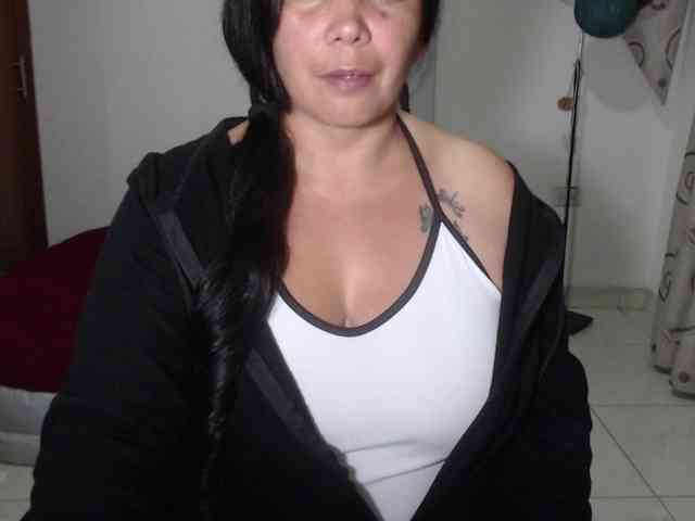 vivian-milf-paint webcam