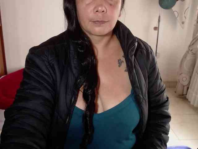 vivian-milf-paint webcam