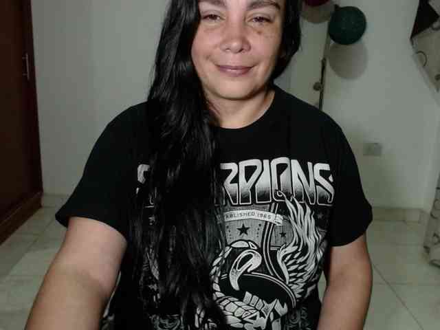 vivian-milf-paint webcam