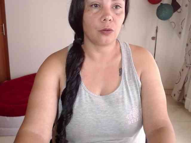 vivian-milf-paint webcam