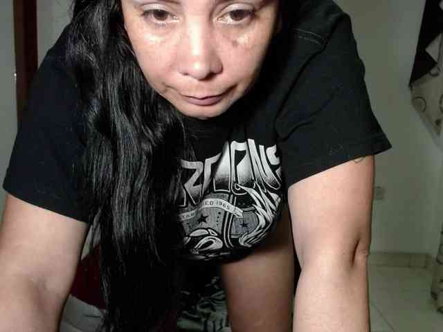 vivian-milf-paint webcam