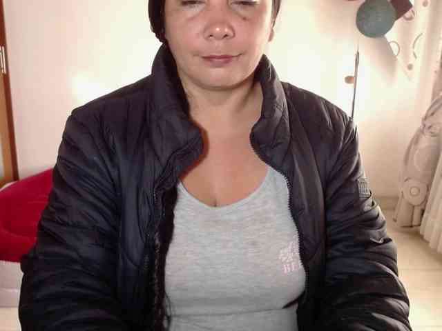 vivian-milf-paint webcam