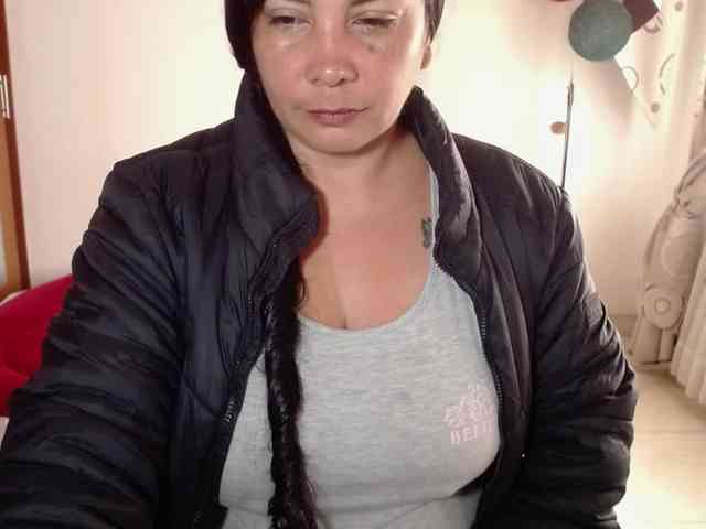 vivian-milf-paint webcam