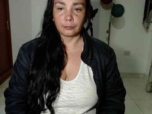 vivian-milf-paint webcam