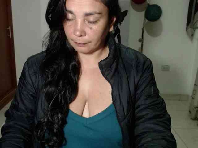 vivian-milf-paint webcam